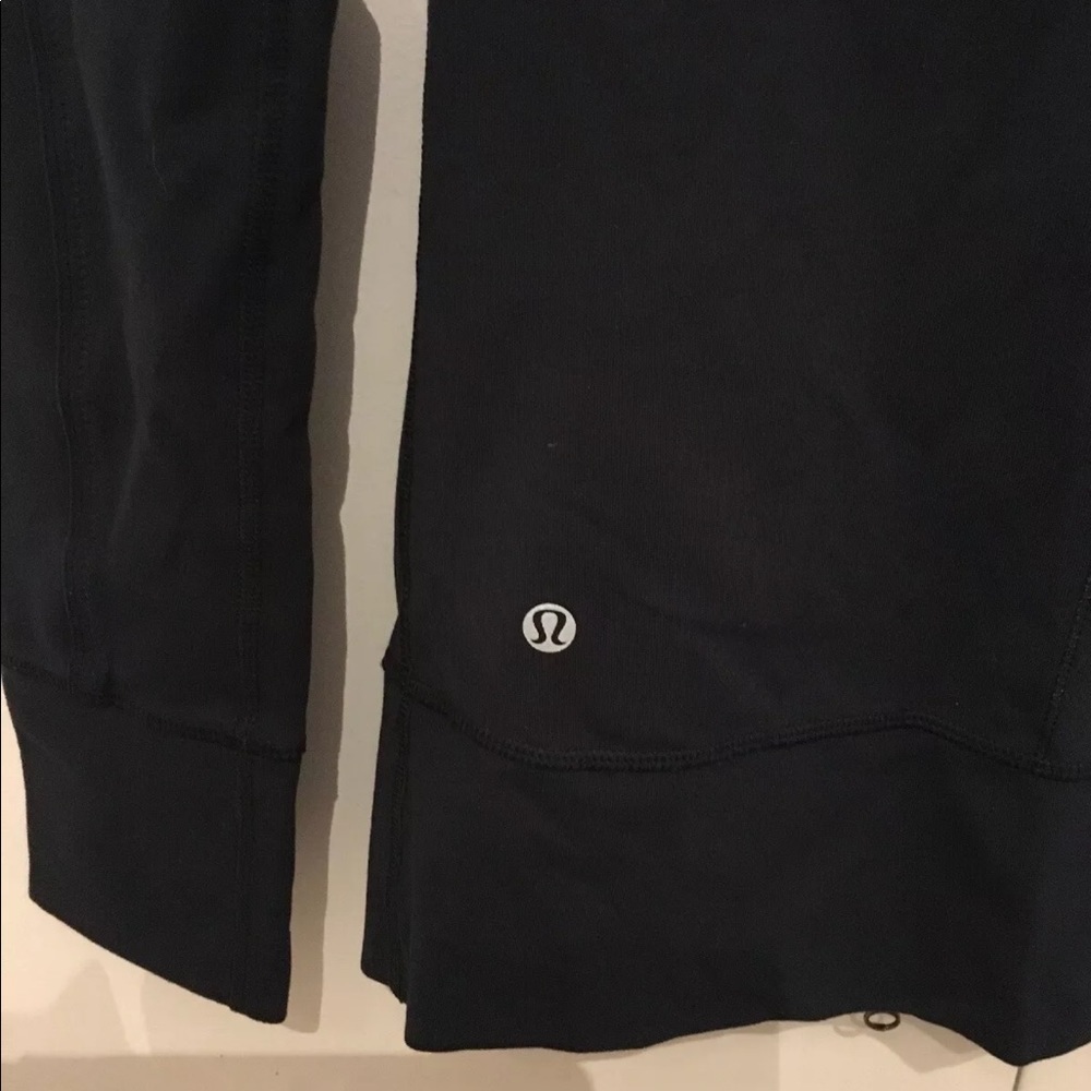 LULULEMON JACKET​​​​​​​ - Picture 3 of 8